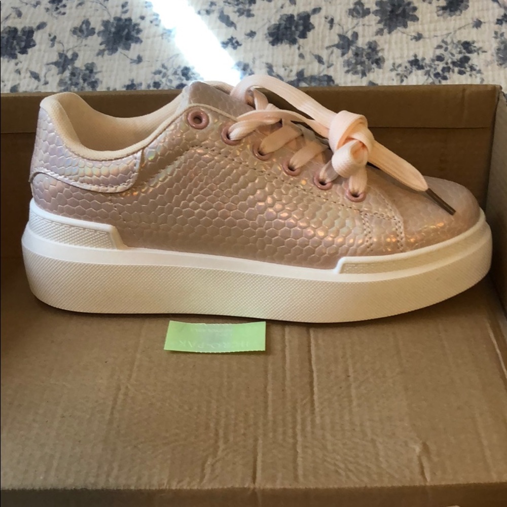 Pink Sneakers - Picture 2 of 4